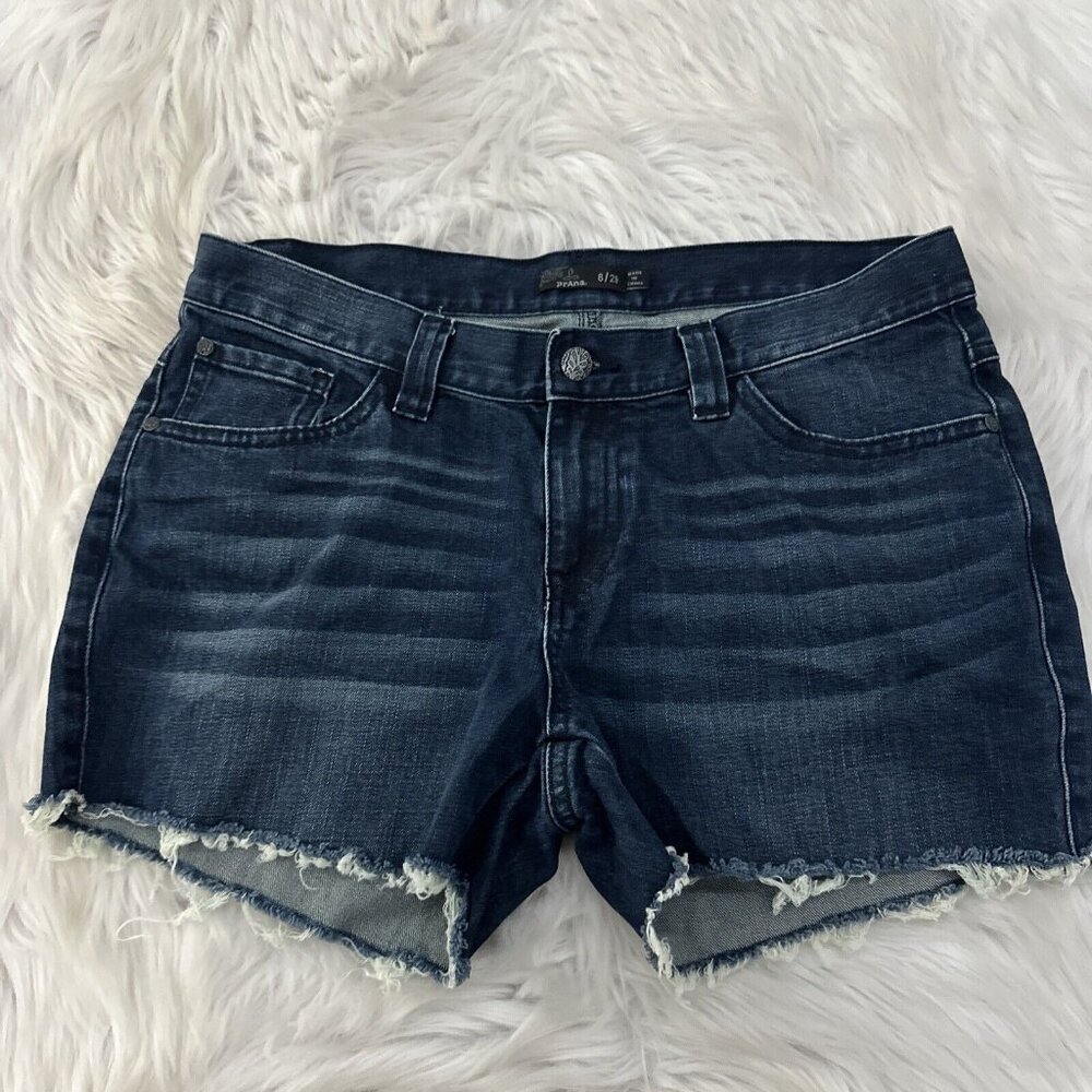 Prana womens darkwash cut off shorts 8 / 29 stretch organic cotton blend